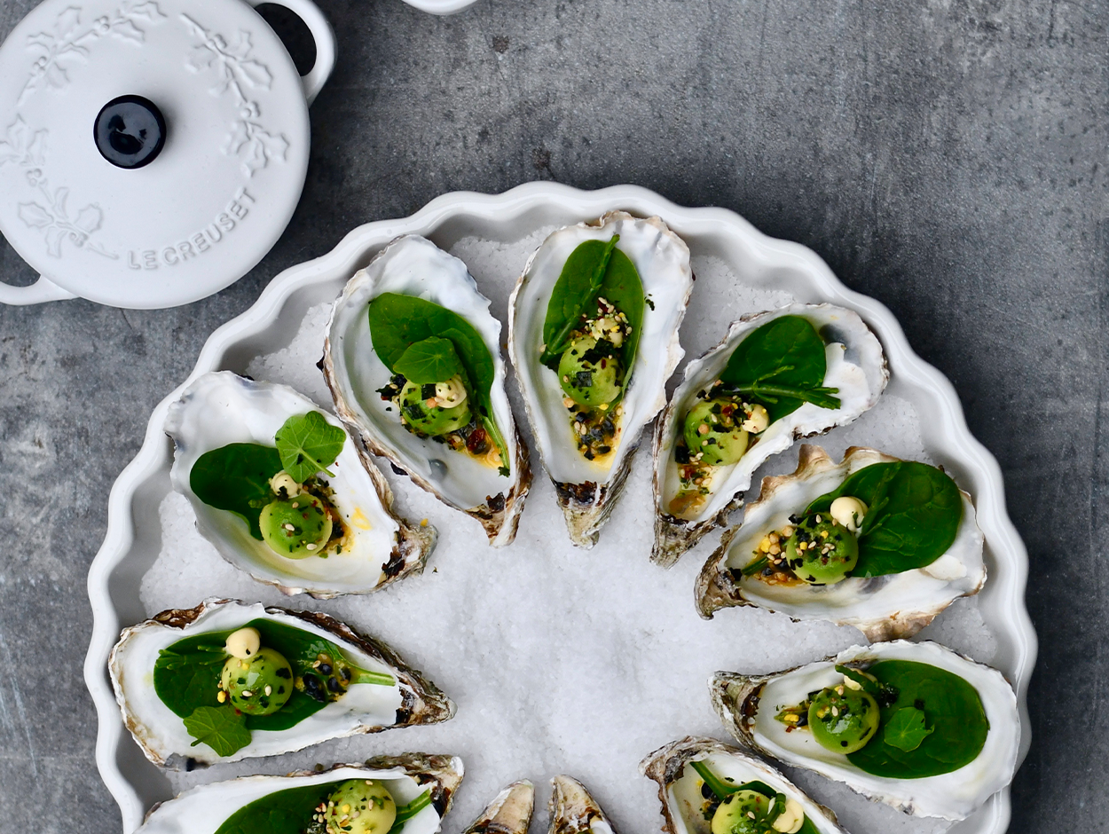 Vega oesters met avocado-parels